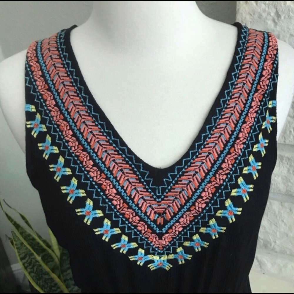 ‼️SOLD‼️Skies Are Blue Embroidered Dress Large - Picture 3 of 6